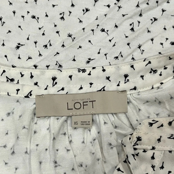 LOFT Dandelion Blouse - Picture 3 of 4